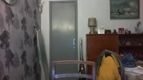 Snapshot of champers37 chatting on December 8, 2024, 3:35 pm Champers online show from December 8, 2024, 3:35 pm