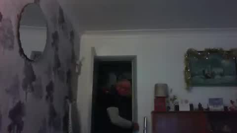 Snapshot of champers37 chatting on December 17, 2024, 12:54 pm Champers online show from December 17, 2024, 12:54 pm