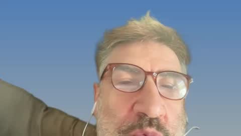 Snapshot of champsex305610 chatting on February 10, 2025, 4:41 am champsex305610 online show from February 10, 2025, 4:41 am