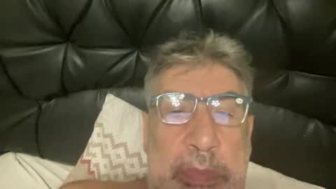 Snapshot of champsex305610 chatting on February 16, 2026, 6:37 pm champsex305610 online show from February 16, 2026, 6:37 pm