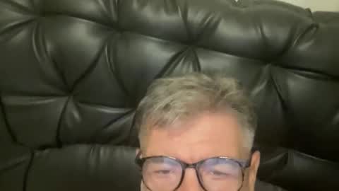 Snapshot of champsex305610 chatting on March 1, 2026, 6:43 pm champsex305610 online show from March 1, 2026, 6:43 pm