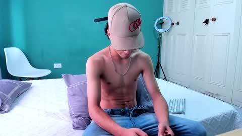 Snapshot of chandler_kenji chatting on January 4, 2025, 3:39 pm Kenji online show from January 4, 2025, 3:39 pm