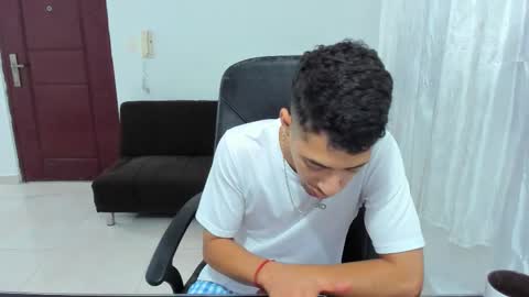 Snapshot of chandler_kenji chatting on September 16, 2025, 1:06 am Kenji online show from September 16, 2025, 1:06 am