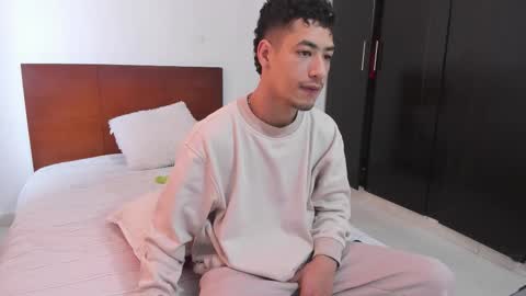 Snapshot of chandler_kenji chatting on October 20, 2025, 12:27 pm Kenji online show from October 20, 2025, 12:27 pm