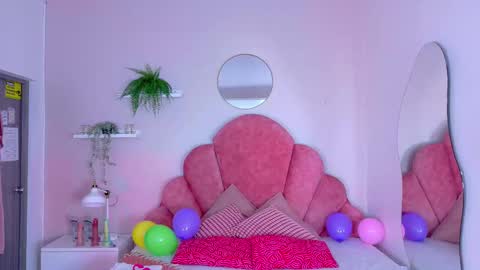 C H A N E L online show from November 29, 2025, 3:20 am