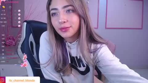 Snapshot of channel_blonde_a chatting on February 3, 2025, 4:41 pm channel_blonde_a online show from February 3, 2025, 4:41 pm