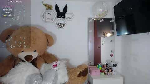 Isabella online show from March 24, 2026, 10:31 am