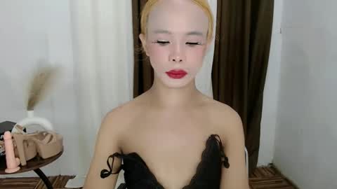 Snapshot of chantal_fuck chatting on October 3, 2025, 10:12 am chantal_fuck online show from October 3, 2025, 10:12 am