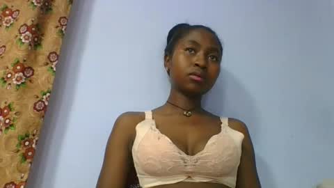 Snapshot of chantale483461 chatting on March 4, 2026, 6:19 am chantale483461 online show from March 4, 2026, 6:19 am