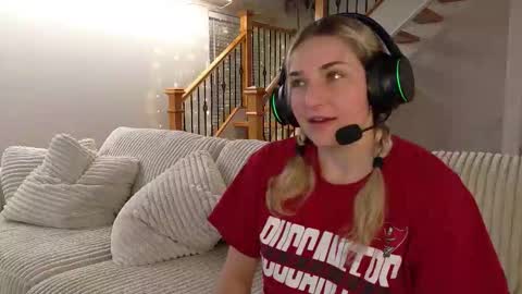 Snapshot of charbearxoxo chatting on March 3, 2026, 1:01 am char online show from March 3, 2026, 1:01 am