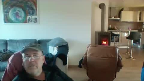 Snapshot of charles6064 chatting on December 26, 2024, 1:32 pm charles6064 online show from December 26, 2024, 1:32 pm