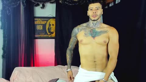 Snapshot of charless_dickenss chatting on January 29, 2025, 12:12 am charless_dickenss online show from January 29, 2025, 12:12 am