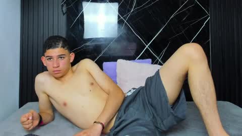 Snapshot of charleynova chatting on April 21, 2026, 7:50 pm charleynova online show from April 21, 2026, 7:50 pm