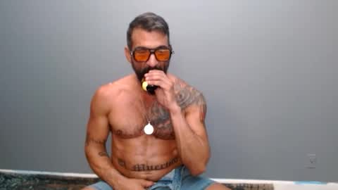 Snapshot of charlieprospect chatting on November 19, 2025, 12:32 am Charlie Prospect online show from November 19, 2025, 12:32 am