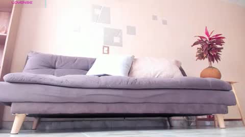 Charlize online show from January 11, 2026, 3:39 pm