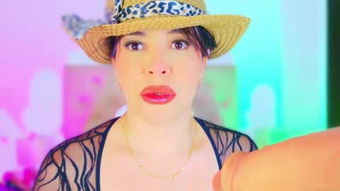 Charloott Evans online show from October 26, 2025, 10:36 pm