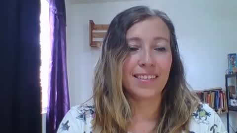 charlott online show from September 19, 2025, 6:52 pm