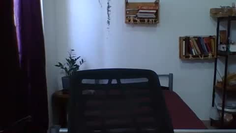 Snapshot of charlot_ponze chatting on May 2, 2026, 6:57 pm charlott online show from May 2, 2026, 6:57 pm