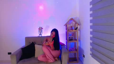 charlott online show from October 7, 2025, 9:45 pm