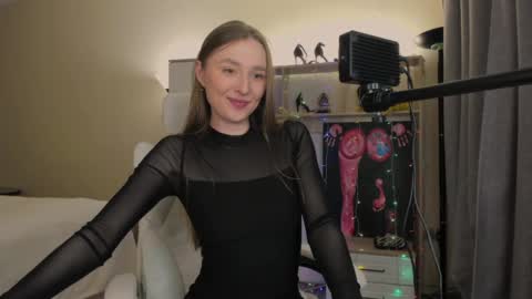 CharlottaWells online show from January 10, 2025, 3:27 pm