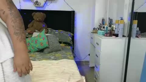 Snapshot of charlotte_027 chatting on January 16, 2026, 4:27 am charlotte_027 online show from January 16, 2026, 4:27 am