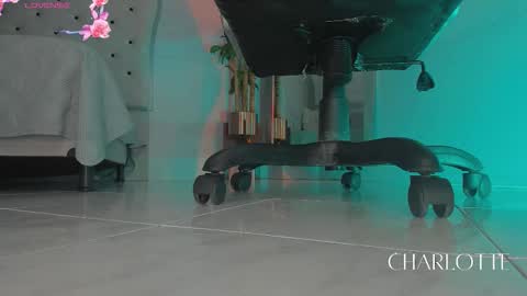 charlotte  grey online show from February 20, 2026, 8:09 pm