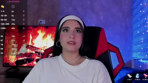 Snapshot of charlotte_greys chatting on January 12, 2025, 1:53 am Charlotte online show from January 12, 2025, 1:53 am