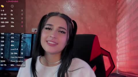 Snapshot of charlotte_greys chatting on February 17, 2025, 10:25 pm Charlotte online show from February 17, 2025, 10:25 pm