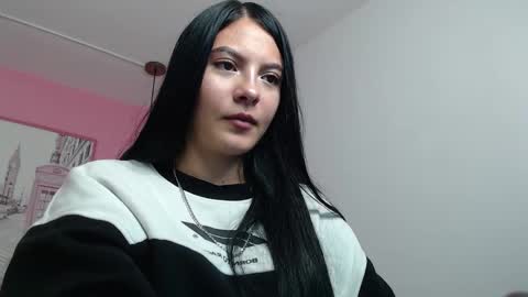 Charlott online show from November 12, 2025, 7:57 pm