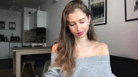 Charlotte Roche online show from September 11, 2025, 1:44 pm