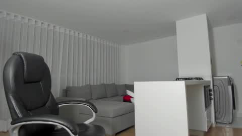 Yuli online show from January 27, 2025, 2:31 am