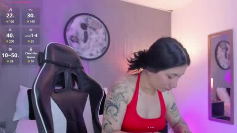 Charlottee online show from June 4, 2026, 2:06 am
