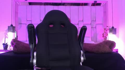 Charlotte online show from January 19, 2026, 3:43 am