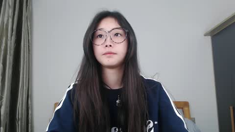 Snapshot of charlottelin chatting on December 22, 2024, 1:44 pm Charlotte online show from December 22, 2024, 1:44 pm