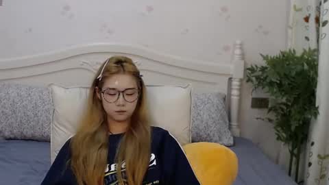 Snapshot of charlottelin chatting on October 19, 2025, 2:40 pm Charlotte online show from October 19, 2025, 2:40 pm