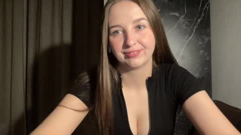 CharlotteXGold online show from April 1, 2026, 8:50 pm