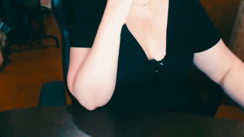 CharlotteXTasty online show from October 29, 2025, 11:01 am