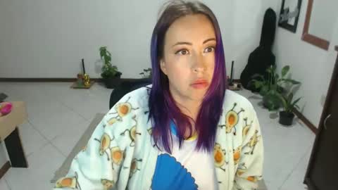 charlottezoe online show from May 22, 2026, 10:10 am