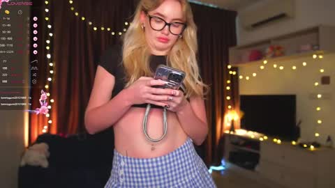 my fansly Charming daisy              My Wishlist  for new toys     online show from March 7, 2025, 2:36 am