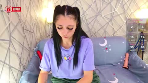 CharmingLIA online show from October 28, 2025, 2:04 am