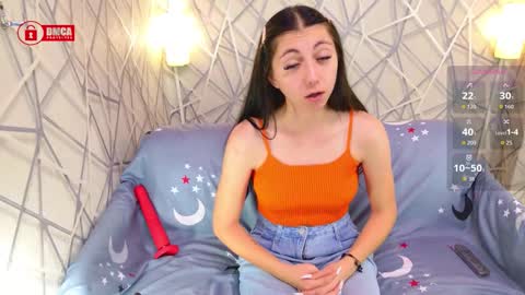 CharmingLIA online show from November 11, 2025, 9:15 pm