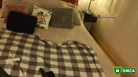 Snapshot of charming_sexuality chatting on December 26, 2024, 11:46 pm insta  online show from December 26, 2024, 11:46 pm