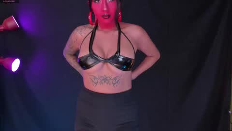 Victoria online show from October 31, 2025, 8:43 pm