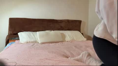 katie online show from December 22, 2025, 9:39 am