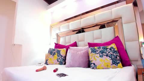 Snapshot of charolnox chatting on February 8, 2026, 1:47 pm Charol online show from February 8, 2026, 1:47 pm