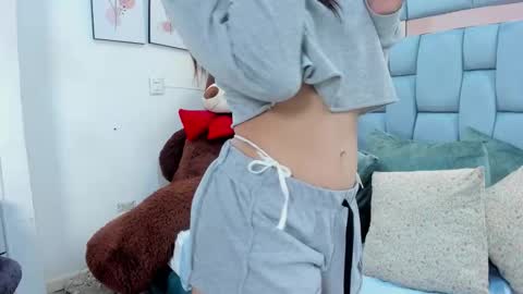 Snapshot of charolnox chatting on February 18, 2026, 12:34 pm Charol online show from February 18, 2026, 12:34 pm