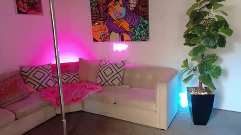 Snapshot of chaturhoe chatting on October 17, 2025, 11:18 pm Rockhard Cockstar N Roxynyes online show from October 17, 2025, 11:18 pm