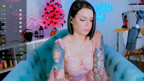 Snapshot of chaturkaterina chatting on January 11, 2025, 1:16 am Miss Harmony online show from January 11, 2025, 1:16 am