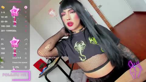 Snapshot of chaturmodels chatting on December 18, 2024, 7:52 pm Sophie online show from December 18, 2024, 7:52 pm