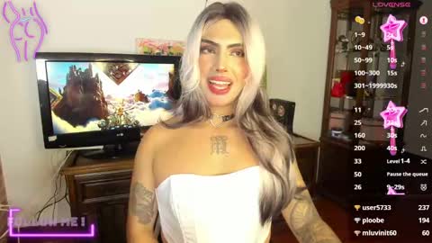 Snapshot of chaturmodels chatting on February 6, 2025, 12:43 am Sophie online show from February 6, 2025, 12:43 am